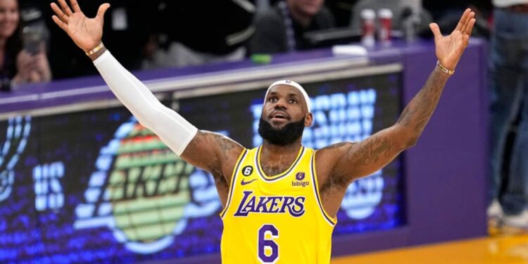 LeBron James histórico: rompió récord de puntos en la NBA, superó a Kareem Abdul-Jabbar (+vídeo)