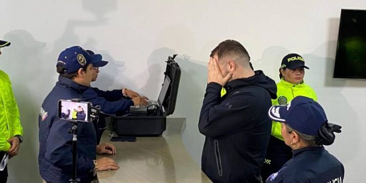 “No veo motivo de burla”: el regaño del juez a John Poulos durante la audiencia por el asesinato a DJ Valentina