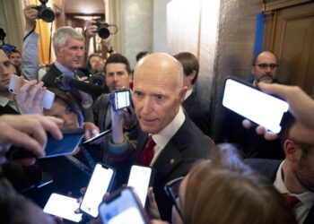 Legisladores presentan proyecto para prohibir negocios de EE UU con Venezuela