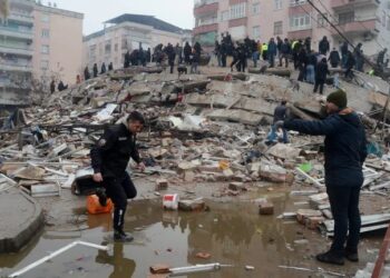 Más de 3 mil 600 muertos en Turquía y Siria por los devastadores terremotos