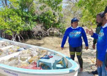 Recogen casi dos toneladas de desechos plásticos en Tucacas: Programa ¡Pesca tu plástico!