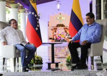 Maduro recibe a Petro por tercera vez en Caracas para reunión de trabajo