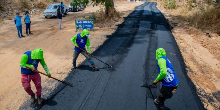 Alcalde León Jurado supervisó trabajos en La Colectora