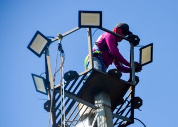 Gestión de la alcaldesa Ana González ha reactivado 42 torres de iluminación durante los últimos meses en Naguanagua