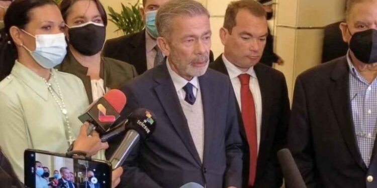 Oposición repudia corrupción en el chavismo y le acusa de saquear Venezuela