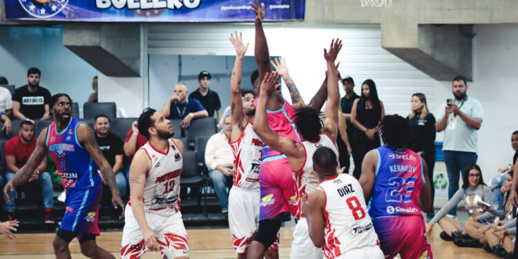 Trotamundos remontó al final y pudo concretar su primera victoria en el juego inaugural