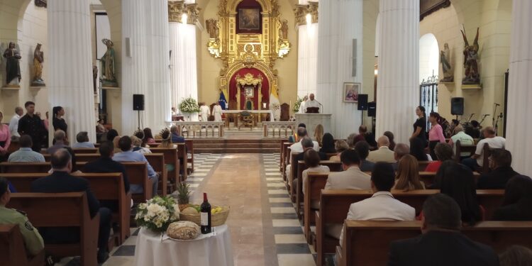 Autoridades de Valencia celebran el 468 Aniversario de la Ciudad