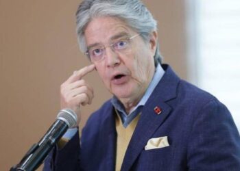 Guillermo Lasso, de perder referéndum al borde del juicio político en Ecuador