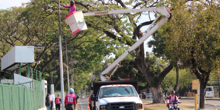 Más de 300 lámparas led han instalado en Naguanagua con plan de alumbrado público