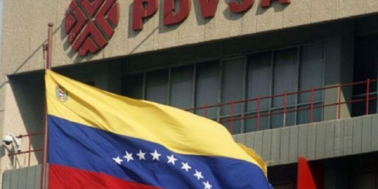 Maduro suspende comité de reestructuración de Pdvsa para auditar sus cuentas