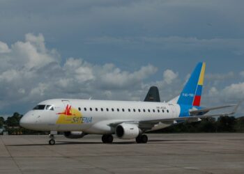 Petro sugiere que estatal Satena atienda a pasajeros afectados por crisis de Viva Air