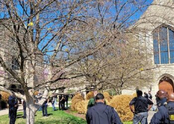 Reportan al menos tres menores y dos adultos muertos por un tiroteo en un colegio de EE UU