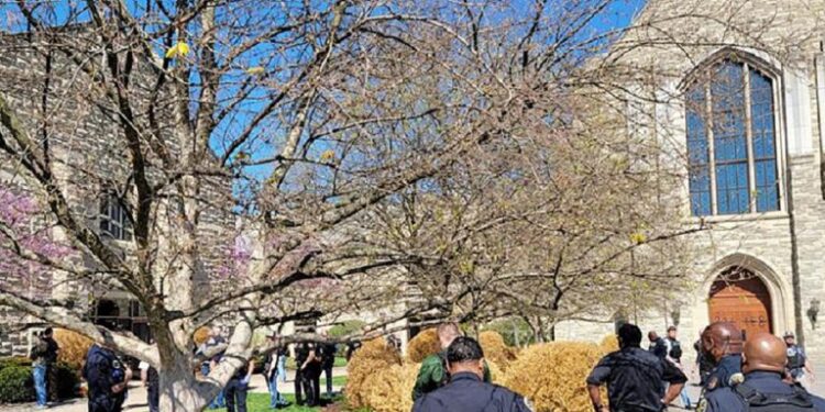 Reportan al menos tres menores y dos adultos muertos por un tiroteo en un colegio de EE UU