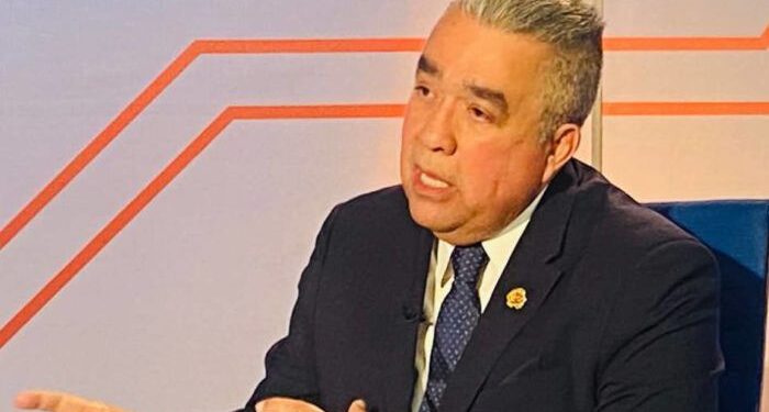 Luis Eduardo Martínez: Liberación parcial de recursos incautados permitiría llevar salarios del sector público a 100 dólares
