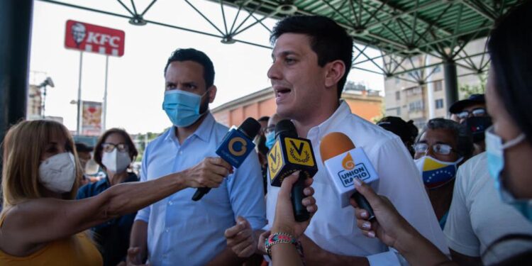 Jesús Armas de Monitor Ciudad pide liberalizar la industria petrolera, no estatizarla ni privatizarla