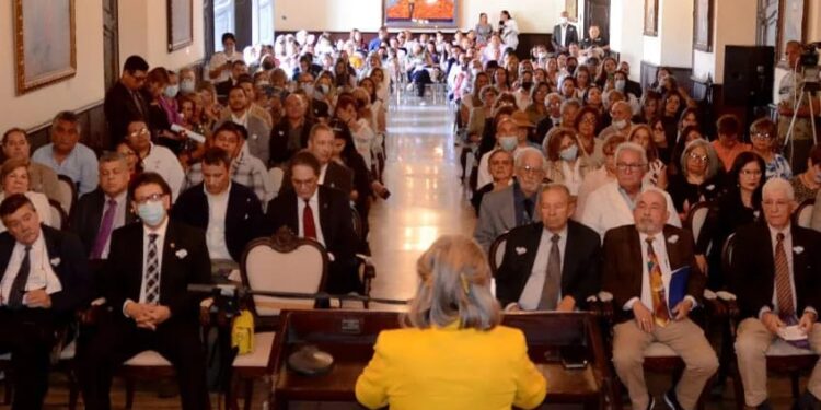 Durante 50 años de creación de los Estudios Odontológicos UC se han formado profesionales integrales