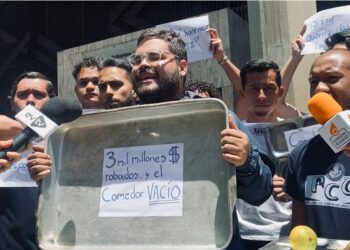 Jesús Mendoza a Tibisay Lucena: Yo no creo que usted sobreviva con los $25 que le paga a los profesores o los $5 de la beca universitaria