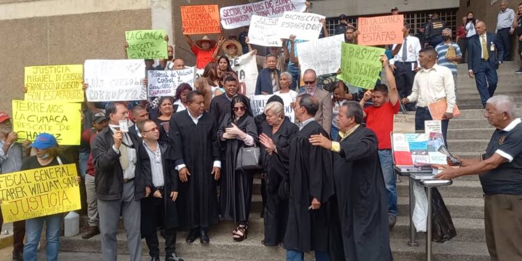 En Carabobo abogados protestaron contra la corrupción que se registra en el sistema judicial
