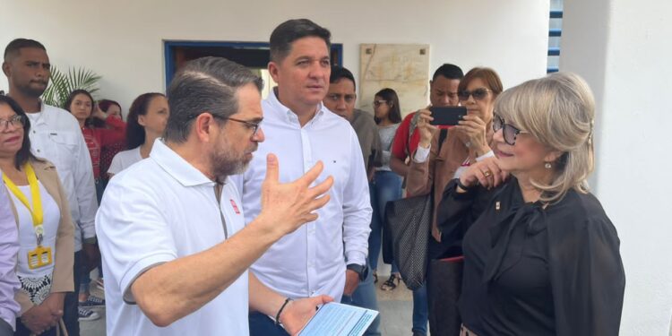 UC recibió Pabellón 1 recuperado y flota de 10 unidades de transporte