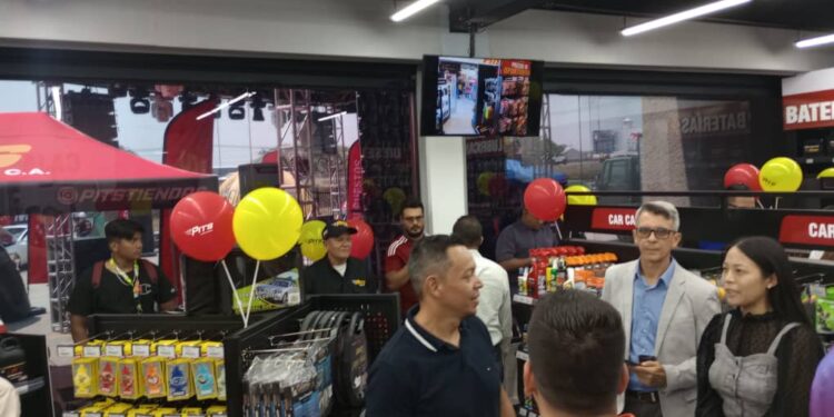 Pits Auto Parts inaugura por todo lo alto su nueva sede corporativa en San Diego