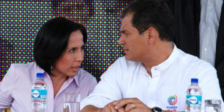 Canciller de Ecuador lamenta la actitud de Argentina en fuga de exministra