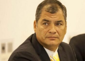 Rafael Correa: Dolarizar la economía venezolana sería un suicidio geopolítico