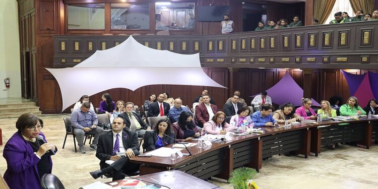 AN discutirá proyecto de ley sobre la prevención de embarazos en adolescentes