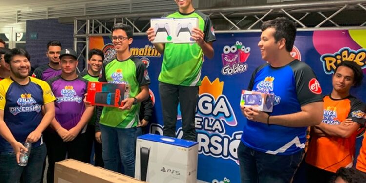 Empresas Polar premia a los ganadores del primer torneo de la Liga de la Diversión