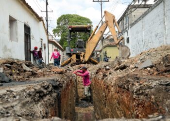 Alcaldía de Naguanagua concluyó sustitución de colector en Calle Ambrosio Plaza del Casco Central