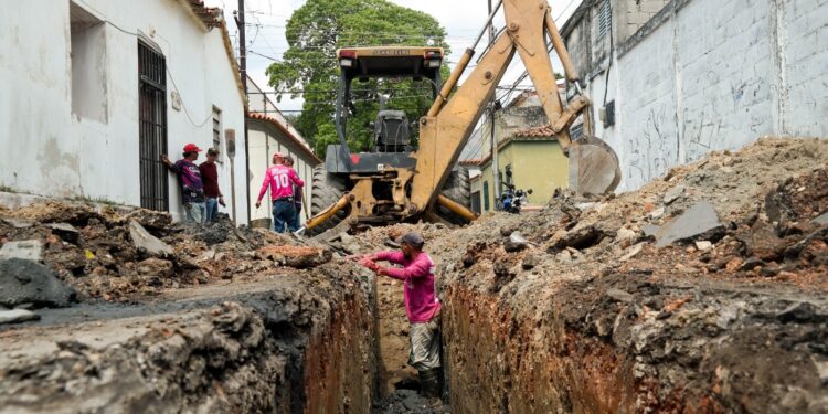 Alcaldía de Naguanagua concluyó sustitución de colector en Calle Ambrosio Plaza del Casco Central