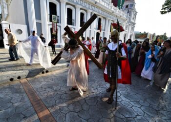 Así fue el Viacrucis Viviente en la parroquia La Pastora en Valencia (fotos)