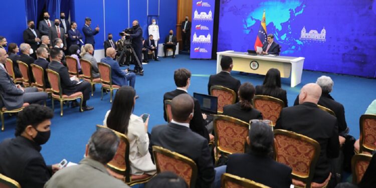 Tras reunión de Bogotá el gobierno de Maduro reitera eliminación de sanciones para retomar el diálogo