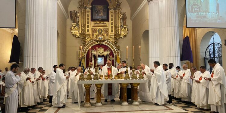 Sacerdotes de la Iglesia en Valencia renovaron sus promesas en la Misa Crismal