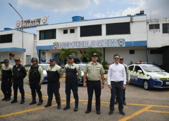 Alcalde León Jurado entregó primer lote de patrullas a la Policía Municipal de San Diego
