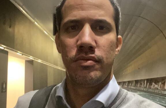 Juan Guaidó llegó a Miami expulsado desde Colombia