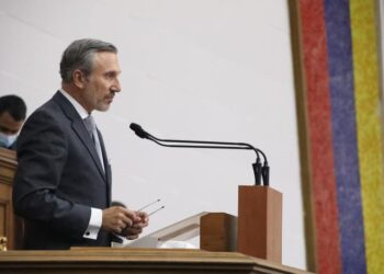 Diputado Pedro José Rojas responde ataque xenófobo de la presidente de Perú: «Sus declaraciones son ligeras e irresponsables»