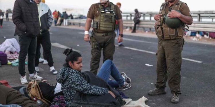 Obispos de Perú instan a resolver crisis migratoria en frontera con Chile