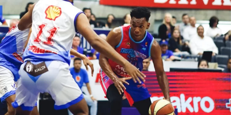 Trotamundos remontó en el último cuarto para ganar 87-80 frente a Llaneros