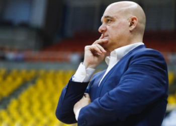 Trotamundos despide a Povea como DT y al asistente Peñaloza