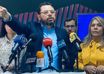 Ecarri exige a Maduro y al fiscal general revelar montos del desfalco a Venezuela