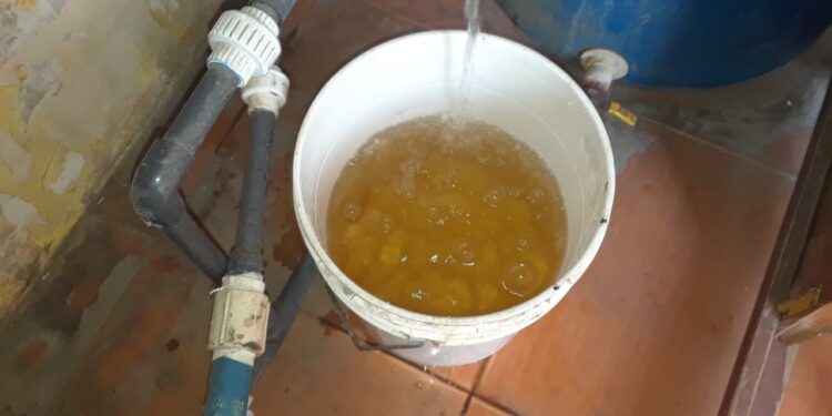 Denuncian que hay sectores de La Isabelica que tienen hasta 30 días sin agua potable