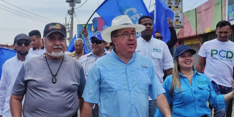 Pérez Vivas desde Maracaibo: Maduro, para la robadera y págale a los trabajadores lo que merecen