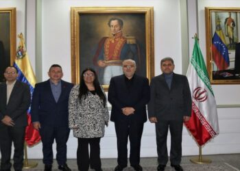 Llega a Venezuela ministro de Petróleo de Irán para afianzar relaciones energéticas