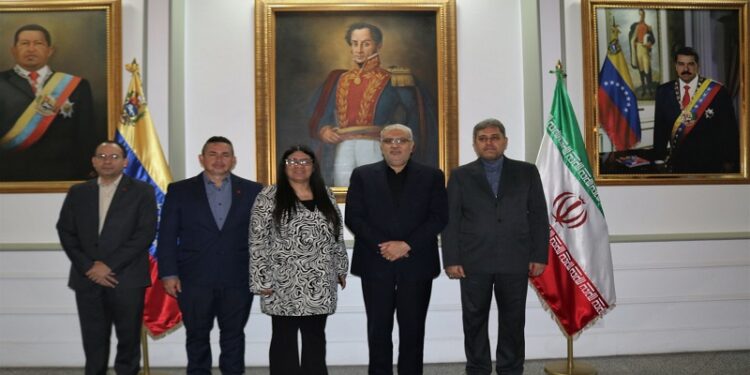 Llega a Venezuela ministro de Petróleo de Irán para afianzar relaciones energéticas