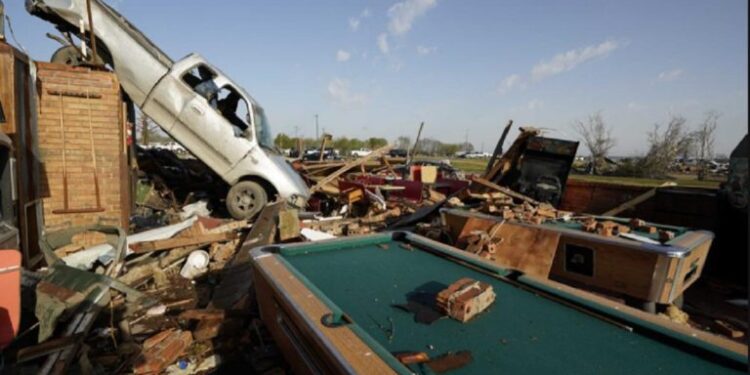 Tornados en EE UU: Van 29 fallecidos con miles de casas destrozadas