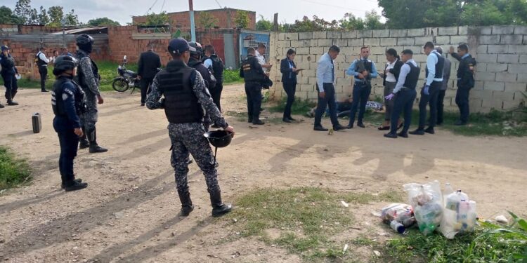 Triple homicidio en el Callejón del Diablo de las invasiones de Parque Valencia