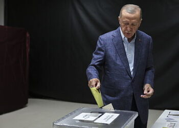 Erdogan pierde la mayoría en presidenciales y tendrá que ir a segunda vuelta, según medios