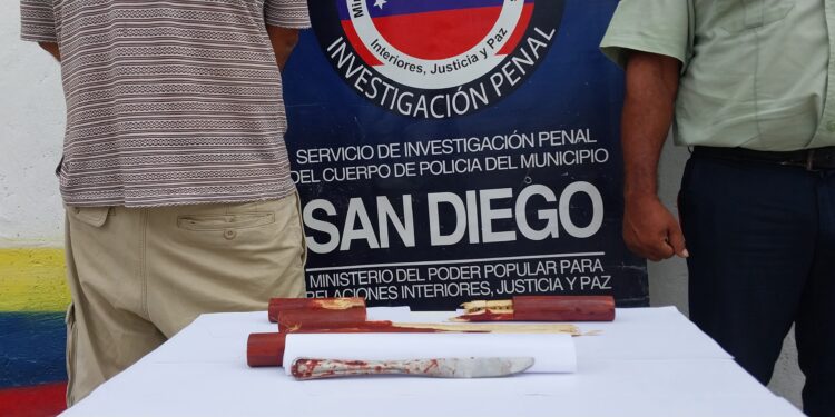 Policía de San Diego detuvo a hombre por agredir a su pareja en Valle de Oro