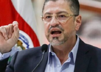 Costa Rica mantiene decisión de no enviar embajador a Venezuela