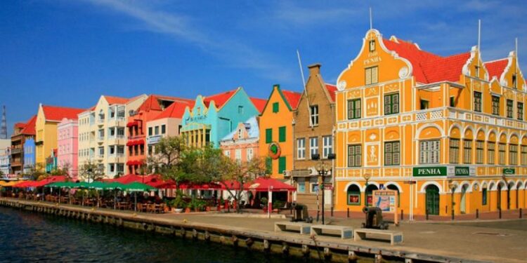 Venezuela y Curazao estudian estrategias para fortalecer el flujo de turistas